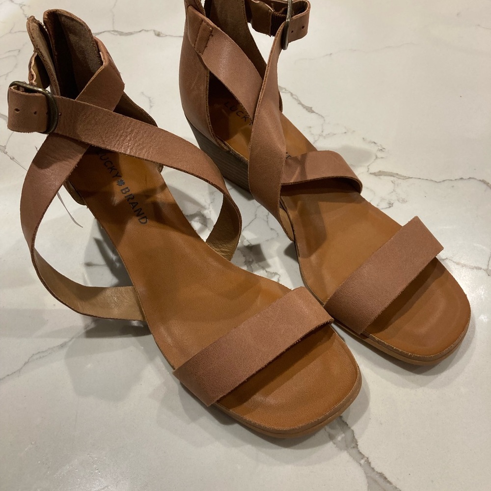 Lucky brand sandals NWT